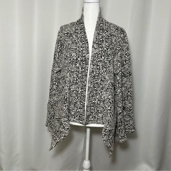 Ariat Sweaters - Ariat Women’s Large Black White Long Sleeve Cardigan Asymmetrical Hem Western
